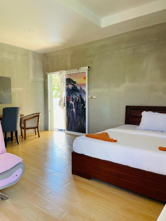 Golden River Resort Sihanoukville Bagian luar foto