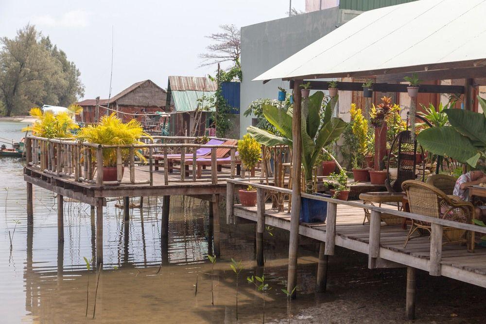 Golden River Resort Sihanoukville Bagian luar foto