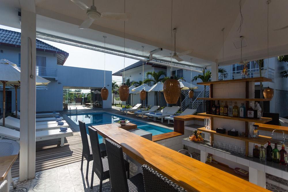 Golden River Resort Sihanoukville Bagian luar foto